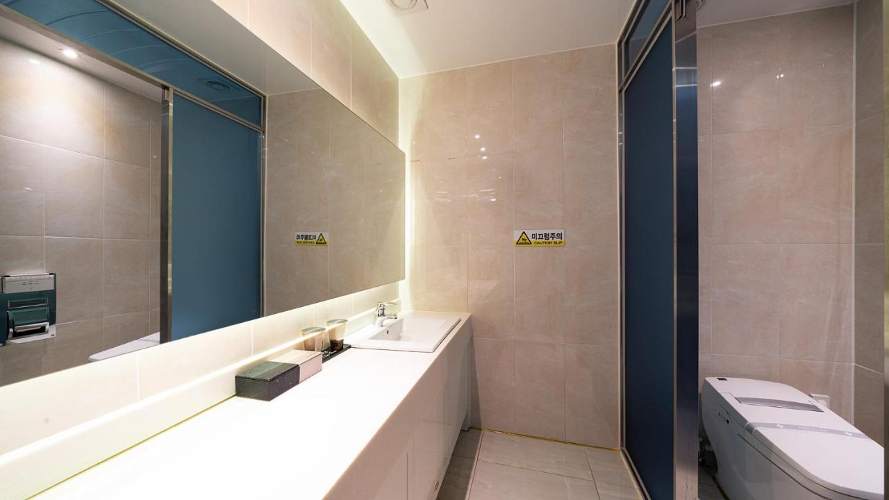 Hotel The One Йосу Экстерьер фото